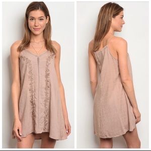 ☘️☘️ Taupe embroidered tunic dress